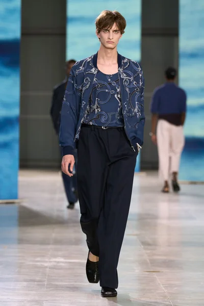 Look 43